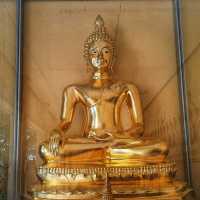 สักการะหลวงพ่อบุปผา ณ วัดบุปผารามฯ