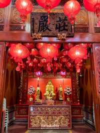 สักการะและชื่นชมความสวยงามของวัดมังกร