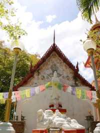 สักการะพระเจ้าตากสิน วัดลุ่ม