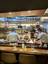 藍色大門後的時髦餐酒館「Bottless 非瓶」
