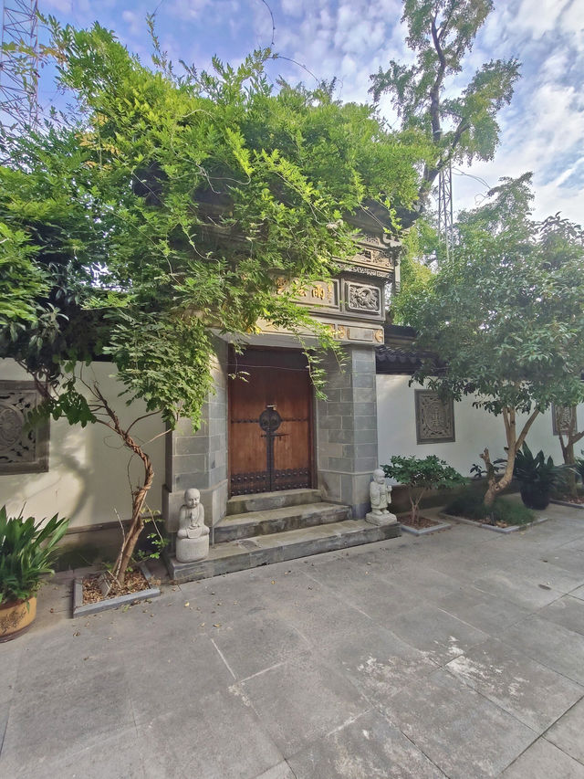 有著600多歲參天銀杏的南山禪寺