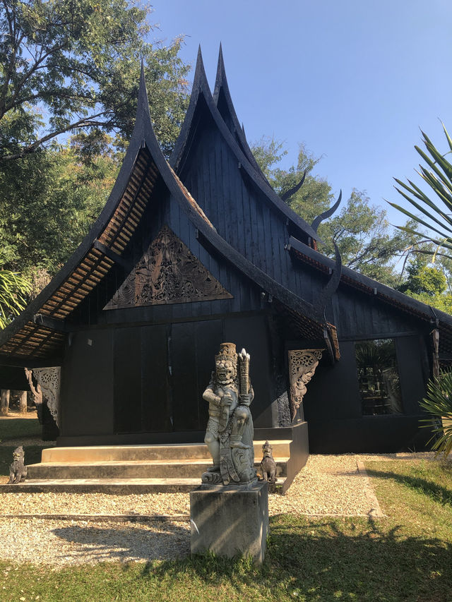 Black Temple in Chiang Rai was an Interesting Experience 🇹🇭