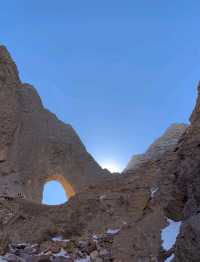 Conquering World's Tallest Natural Arch in Xinjiang