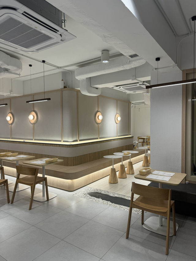 空間感超大嘅日系cafe☕️