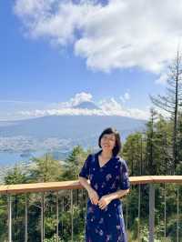 Perfect glimpses of Fuji-yama! 