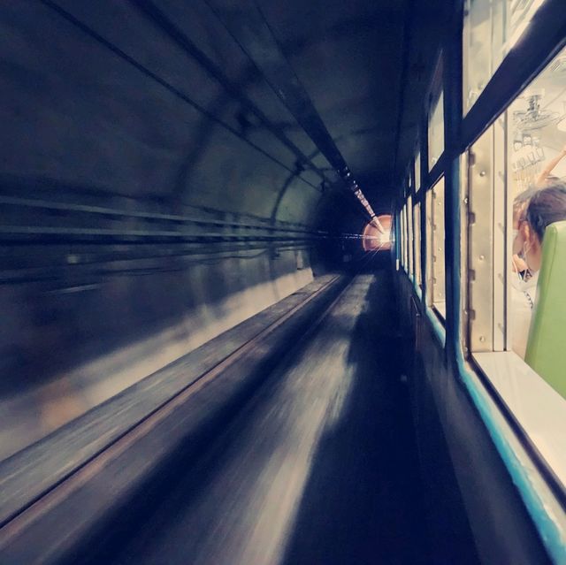 台鐵藍皮解憂號：穿越時光的旅程