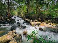 น้ำตกวังบ่อ น้ำตกลับๆ จ.ปราจีนบุรี