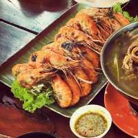 กุ้งสดๆ อีสานก็มีนะคะ