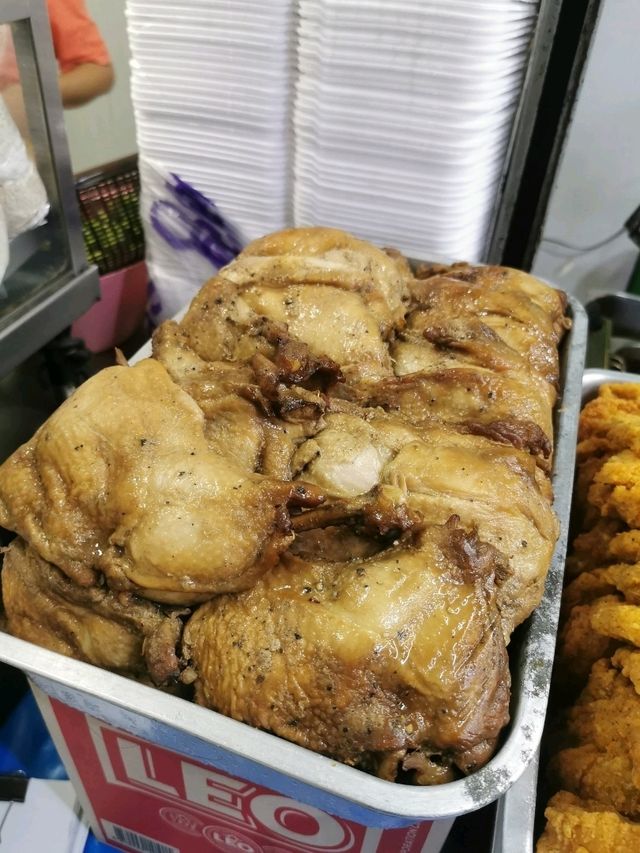 ข้าวมันไก่พุงพลุ้ย หลากเมนูสุดอร่อย มาแบบล้นๆจาน