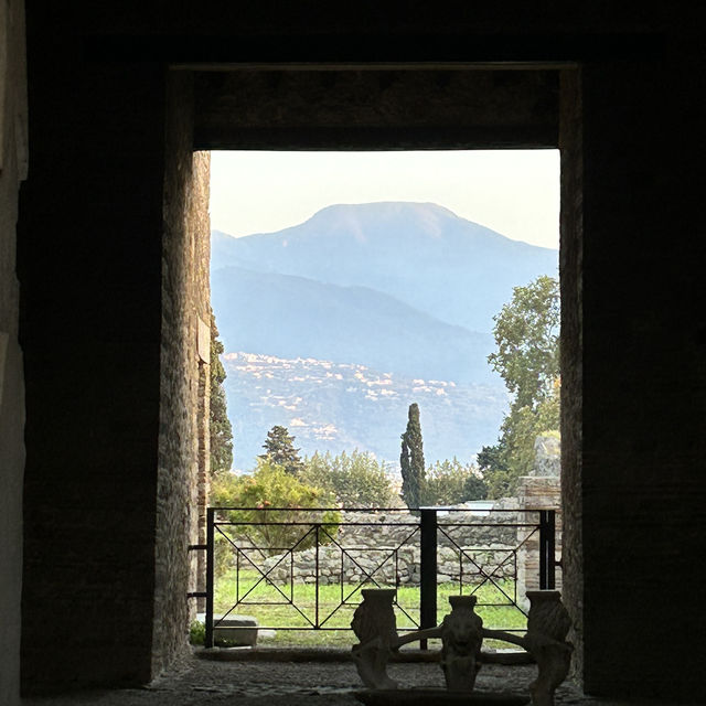 Pompeii resurgence as a bustling city once again