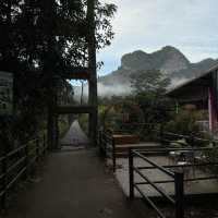 สะพานแขวนเขาเทพพิทักษ์  (เขารูปหัวใจ)