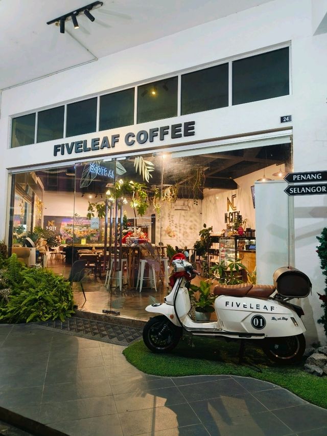 Brewing Festive Cheer: Christmas at Five Leaf Café