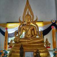 กราบขอพรสมเด็จพระพุทธเจ้าจอมจักรพรรดิ
