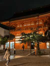 ✨ 夜訪八坂神社｜燈火闌珊中的祇園守護神