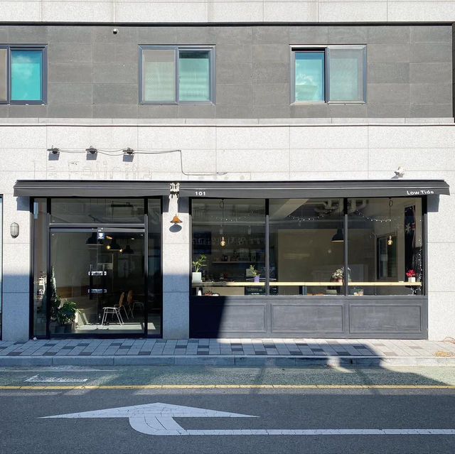 Lowtide Cafe Busan