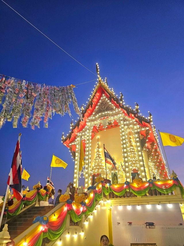 วิหารเจ้าแม่กวนอิม วัดเพชรสุวรรณ : เพชรบุรี
