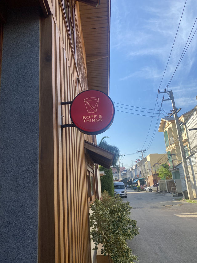 คาเฟ่โฮมมี่ สไตล์มูจิ Koff & Thing 📍 เชียงใหม่