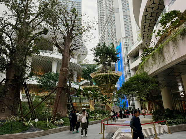 坂田萬科廣場：商業與自然完美融合🌿🛍️