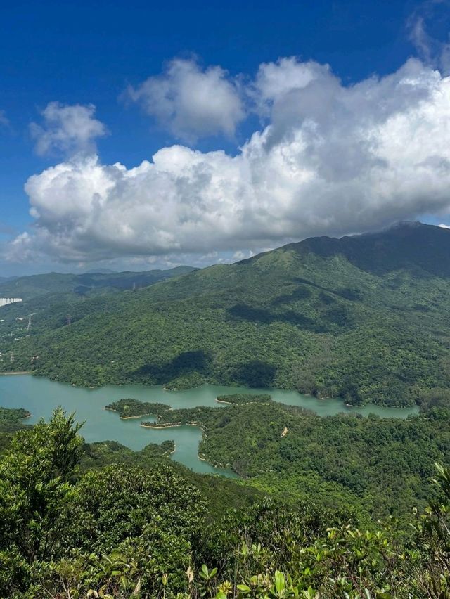 香港麥理浩徑‐探索壯麗山景與城市美景的浪漫之旅🏞️💖，情人節的理想選擇🌈