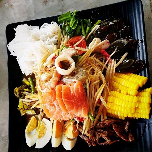 📍ส้มตำคุณตั๊ก ริมเขื่อน ลำภูรา อ.ห้วยยอด