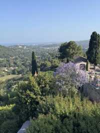 Abbaye de Sénanque: A Timeless Sanctuary Amid Lavender Fields