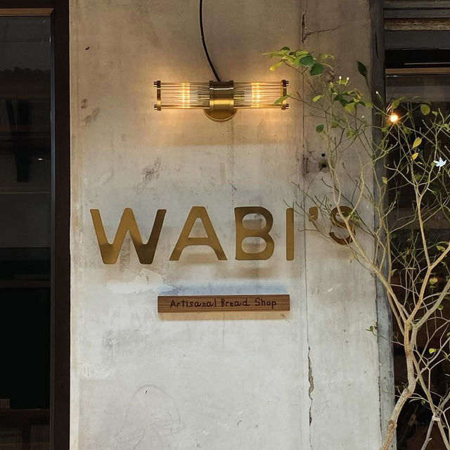 Wabi's🥐 -ร้านขนมปังสุดฮิตตรอกโกดังทรงวาด 