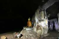 เที่ยวถ้ำพุหวาย อุทัยธานี