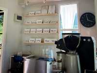 จิบกาแฟ ชมวิวทะเลสาบสุดชิลล์