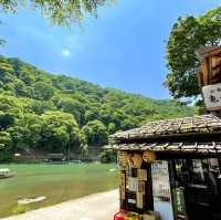 【京都】新緑とエメラルドグリーンの水面・・風光明媚な絶景