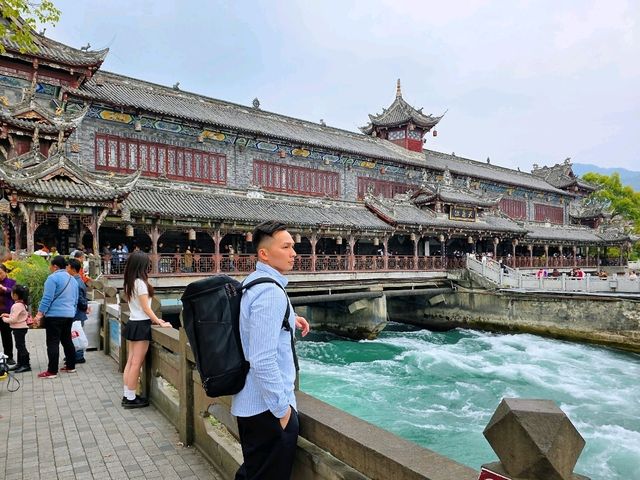 Chengdu Day Trip – Panda Valley, Qingcheng Mountain & Dujiangyan with Ancient Town Vibes!