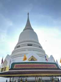เข้าวัด ไหว้พระเจดีย์ศรีมหาธาตุ!🍀