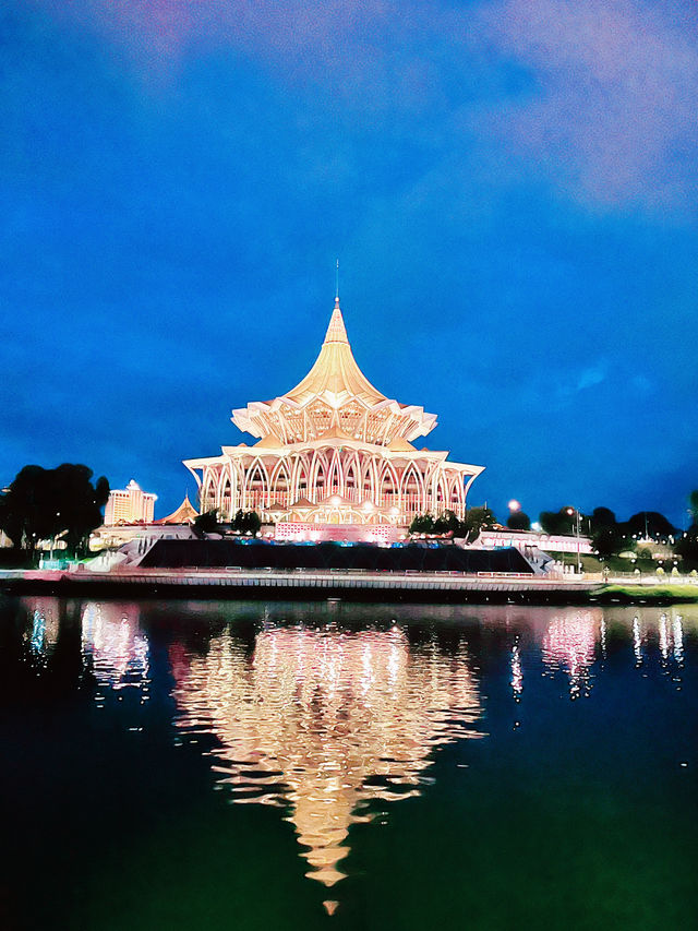 Kuching Waterfront: A Magical Nightscape of Lights, Landmarks, and River Views 