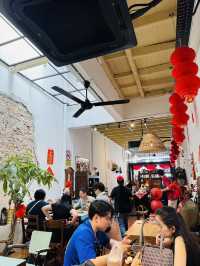 Local Kopitiam Done Right – Loong Fong is a Vibe!