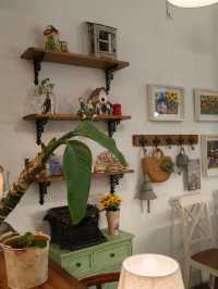 Floral Tea & Fluffy Cake Feels in Georgetown