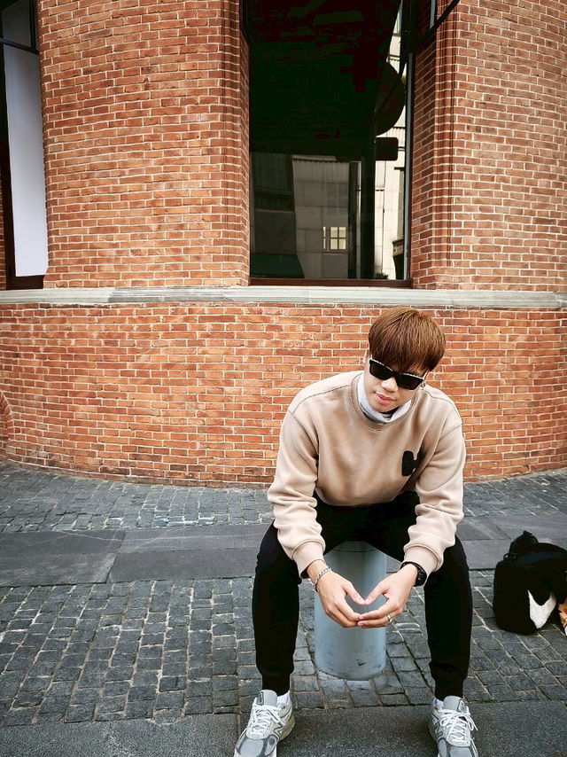 ถ่ายรูปเอง ไม่จ้างตากล้อง ที่ rock bund 