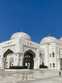A Day in Abu Dhabi – Palaces, Panoramas & Pure Grandeur