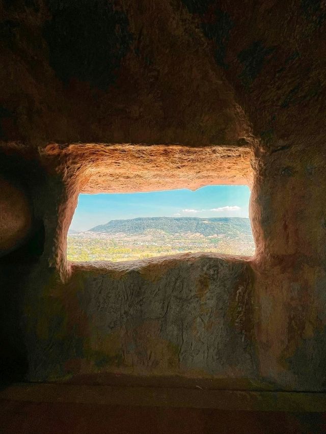 Gold, Views, and Chill