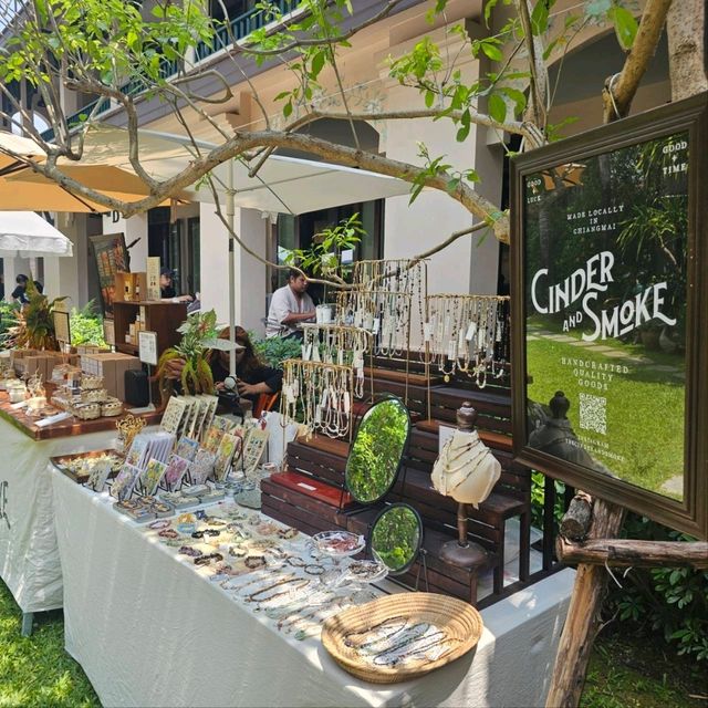 คาเฟ่ในโชว์รูมขายกระเบื้อง : บ้านก๋งคาเฟ่ Gongcafe
