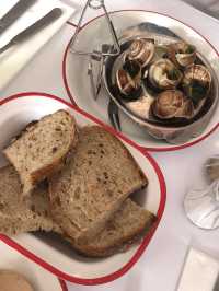 파리에서 꼭 먹어봐야 할 가성비 맛집, Bouillon Pigalle 현지인도 인정한 클래식 프렌치 식당