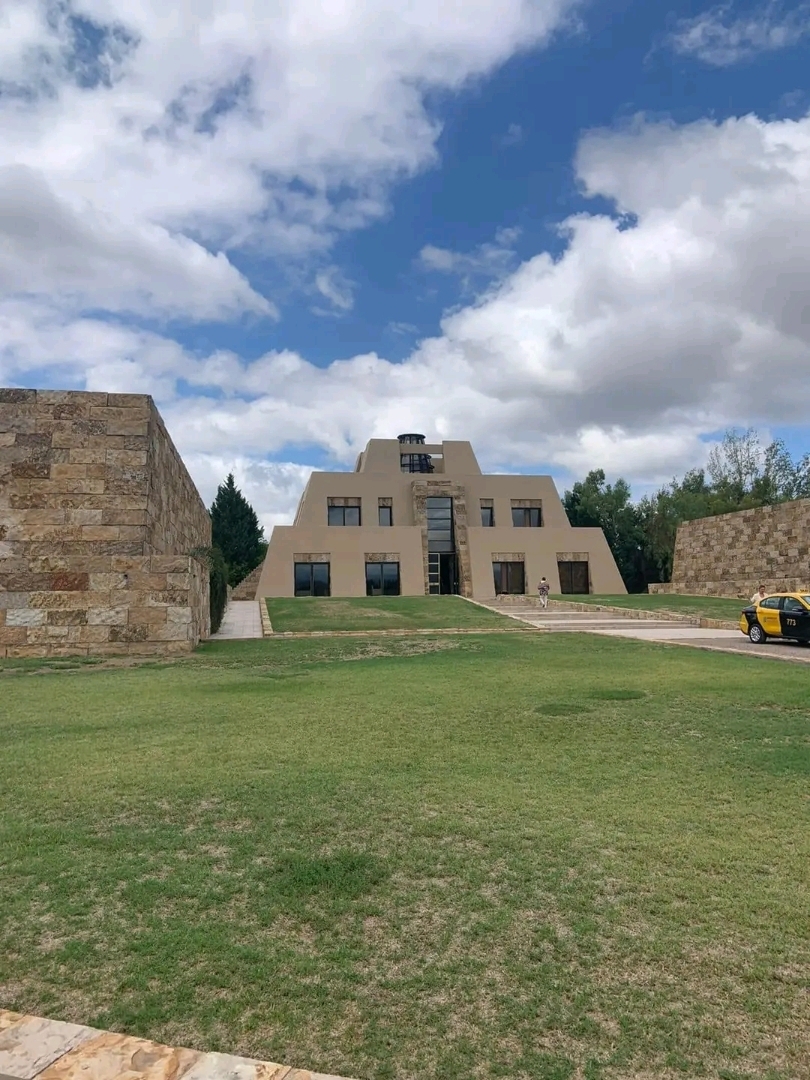 Mendoza – Where Malbec Meets the Mountains