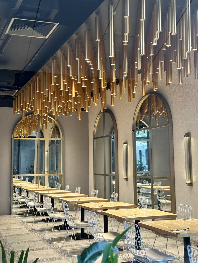 Urban Jungle Dining: A Breath of Fresh Air at Pokok Lalaport