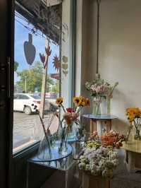 ☕️ Flowers in the Mist Cafe (ปากคลองตลาด)