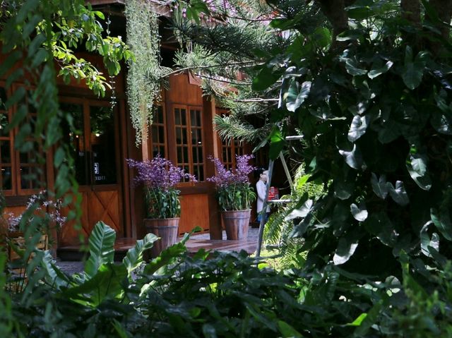 LifeHouse Cafe and Kitchen 