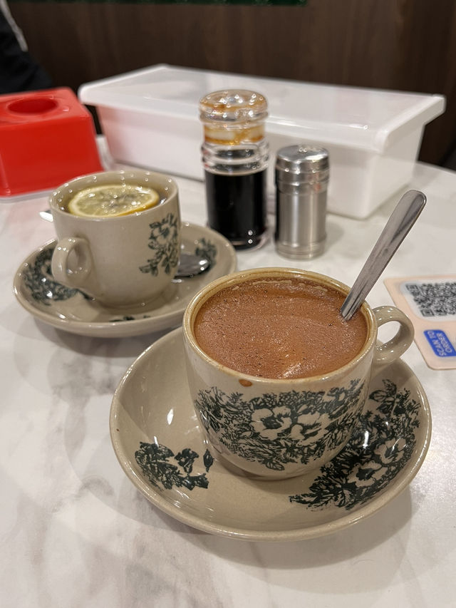 Breakfast at HONGKEE Kopitiam Mee – Worth Waking Up For!