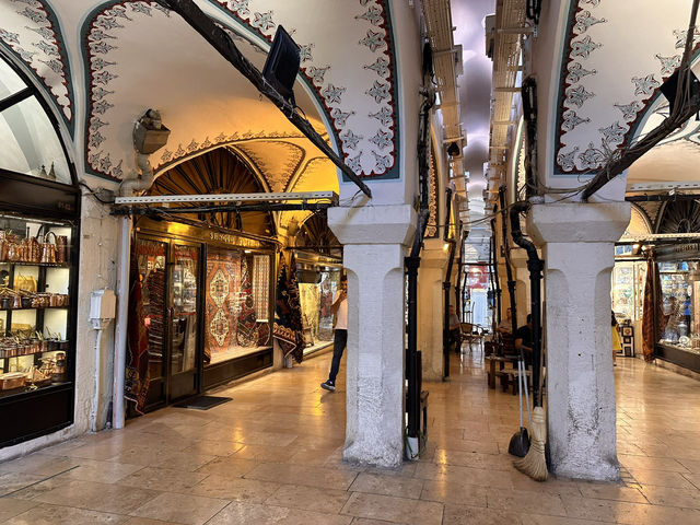 【グランドバザール（Grand Bazaar）｜世界最大級の屋根付き市場！イスタンブールのショッピング迷宮】