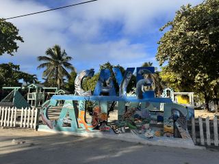[Caye Caulker Island | A Caribbean hideaway where you can relax and unwind] Surrounded by blue sea and white sand, nature and everyday life slowly blend together on this island
