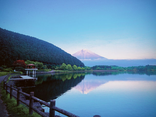 ทะเลสาบทานูกิ (Lake Tanuki / 田貫湖) — ทะเลสาบเล็ก ๆ 