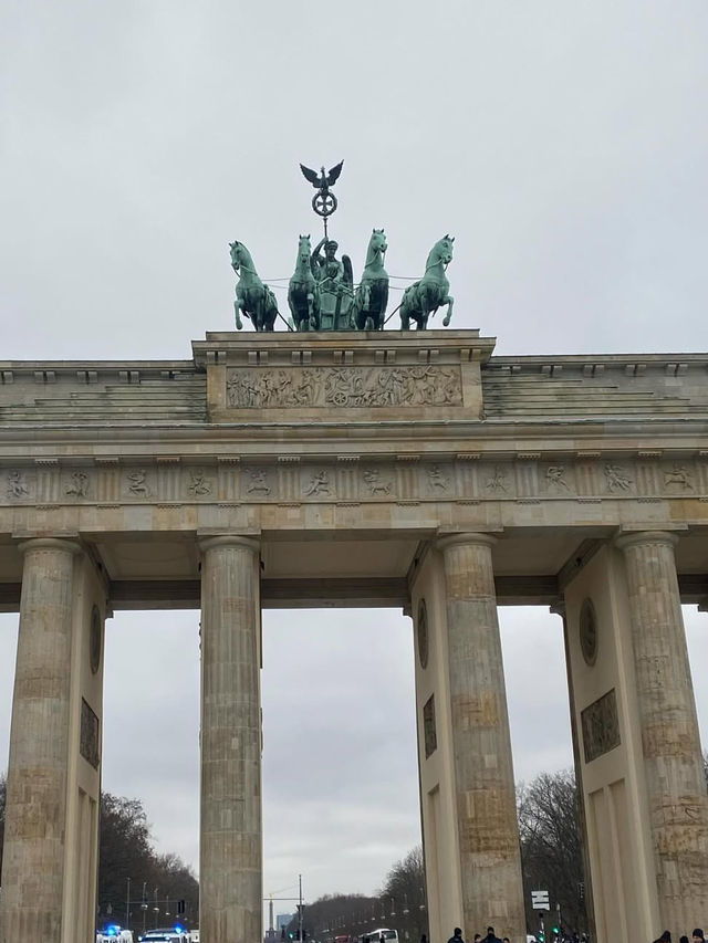🇩🇪ベルリンの象徴！ブランデンブルク門で歴史と希望を感じる旅✨