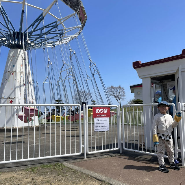 カラフルレトロで楽しい遊園地のある道の駅