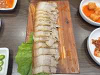 🍜一碗麵吃出濟州靈魂！《姊妹麵條》爆紅20年的人氣老店，連韓國明星都愛的傳奇美味！🔥🇰🇷 